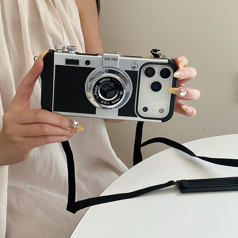 Emily in Paris Vintage Camera  - Vintage Item recension och pris