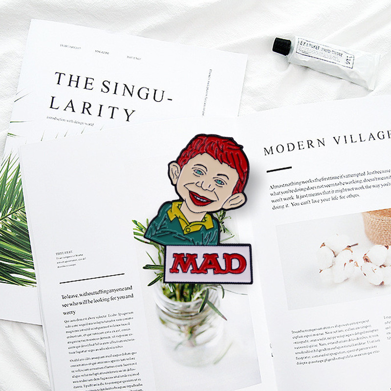 MAD Magazine Alfred E. Neuman  - Vintage Collectible Pins recension och pris