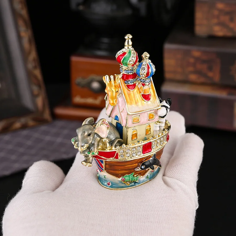 Vintage Metal Noah's Ark Jewel - Vintage Collectible Jewelry recension och pris