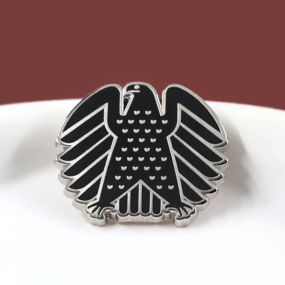 German Federal Black Hawk Broo - Vintage Collectible Pins recension och pris
